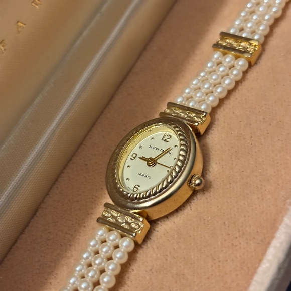 Jaclyn Smith Quartz Gold Tone Pearl Watch - Picture 2 of 7